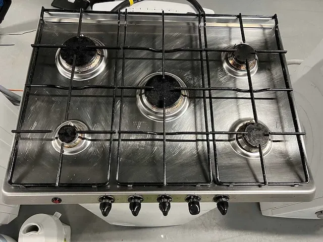 Ariston - aeg koelkast + ariston inbouw 5 pits gaskookstel rvs + ok tv - afbeelding 7 van  10