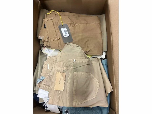 Armani junior - various - return goods (1000x) - afbeelding 41 van  68