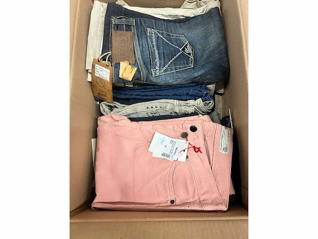 Armani junior - various - return goods (1000x) - afbeelding 43 van  68