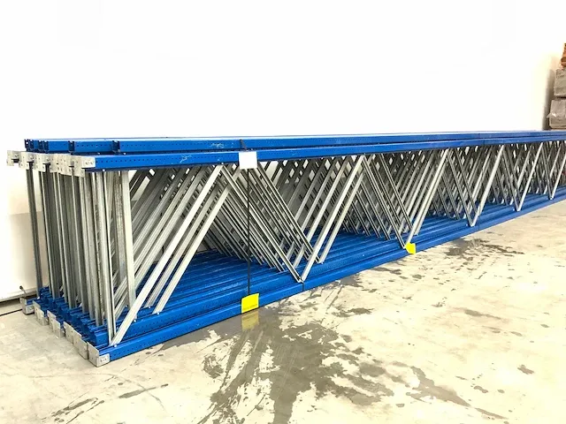 Armes palletstelling - afbeelding 11 van  11