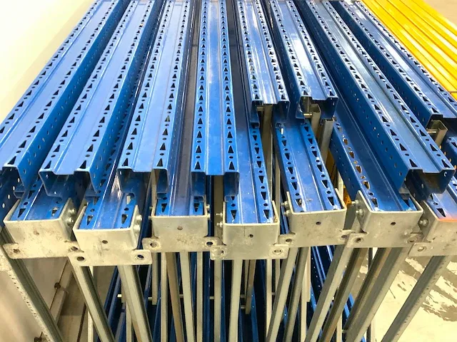 Armes palletstelling - afbeelding 7 van  11