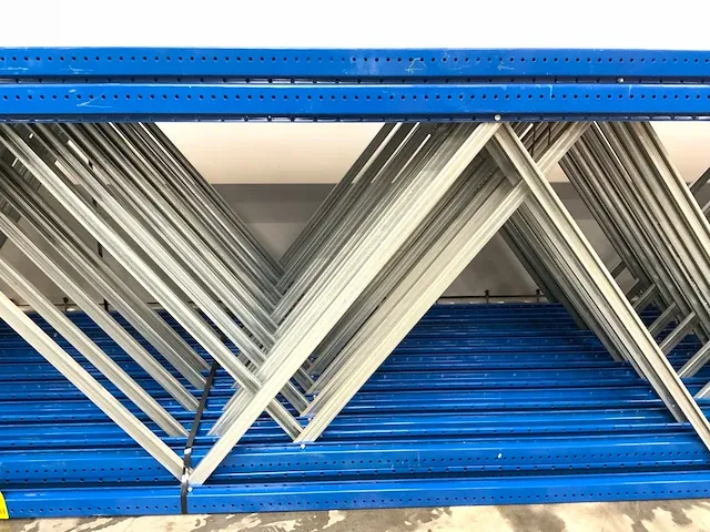 Armes palletstelling - afbeelding 9 van  11