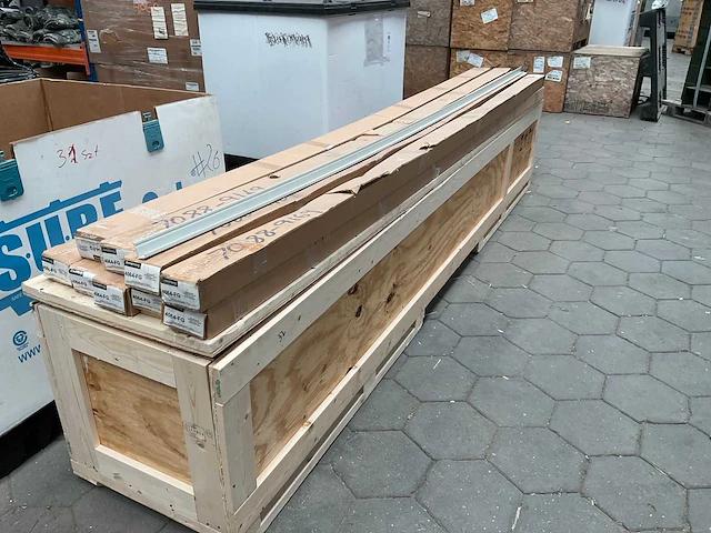 Armstrong molding (384x) - afbeelding 1 van  4