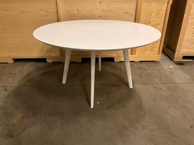 Arper - vergadertafel ø135x74cm - afbeelding 1 van  4