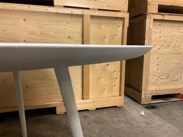 Arper - vergadertafel ø135x74cm - afbeelding 2 van  4