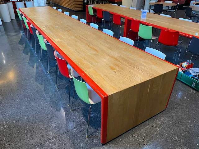 Arper catifa - 18 persoons conferentie opstelling - 6meter - afbeelding 15 van  23