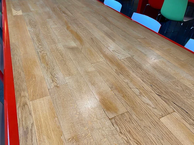 Arper catifa - 18 persoons conferentie opstelling - 6meter - afbeelding 18 van  23