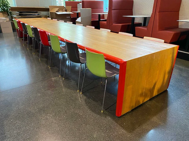 Arper catifa - 18 persoons conferentie opstelling - 6meter - afbeelding 7 van  23