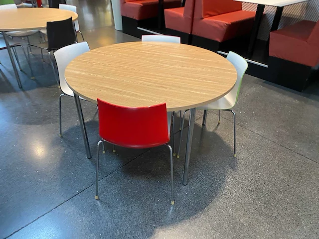 Arper catifa/ casala - 24 persoons kantine opstelling - afbeelding 4 van  23