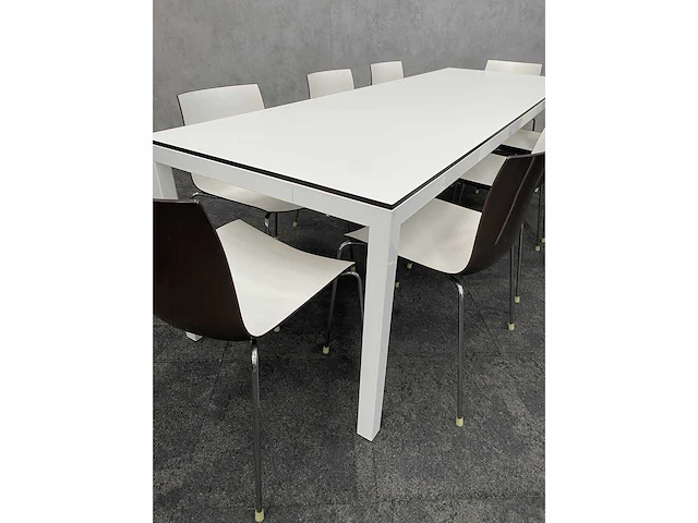 Arper catifa/ twinform - 16p kantine opstelling - afbeelding 3 van  19