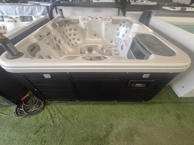 Artesian spa 6 persoons amerikaanse jacuzzi jacuzzi en buitenspa - afbeelding 2 van  12