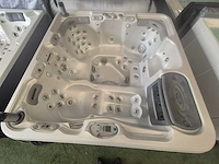 Artesian spa 6 persoons amerikaanse jacuzzi jacuzzi en buitenspa - afbeelding 1 van  12