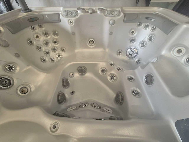 Artesian spa 6 persoons amerikaanse jacuzzi jacuzzi en buitenspa - afbeelding 11 van  12