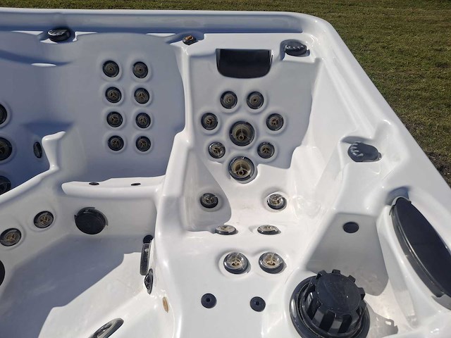 Artic spa 5 persoons amerikaans jacuzzi en buitenspa - afbeelding 5 van  31
