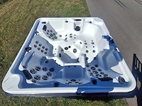 Artic spa 5 persoons amerikaans jacuzzi en buitenspa - afbeelding 12 van  31