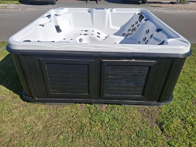 Artic spa 5 persoons amerikaans jacuzzi en buitenspa - afbeelding 8 van  31