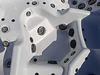 Artic spa 5 persoons amerikaans jacuzzi en buitenspa - afbeelding 11 van  31