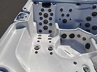 Artic spa 5 persoons amerikaans jacuzzi en buitenspa - afbeelding 16 van  31