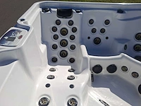 Artic spa 5 persoons amerikaans jacuzzi en buitenspa - afbeelding 19 van  31