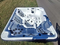 Artic spa 5 persoons amerikaans jacuzzi en buitenspa - afbeelding 12 van  31