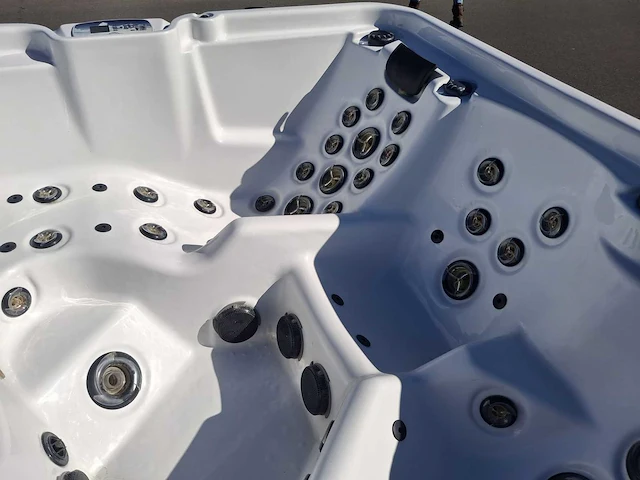 Artic spa 5 persoons amerikaans jacuzzi en buitenspa - afbeelding 31 van  31