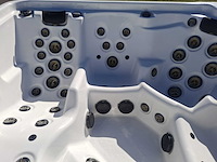 Artic spa 5 persoons amerikaans jacuzzi en buitenspa - afbeelding 24 van  31