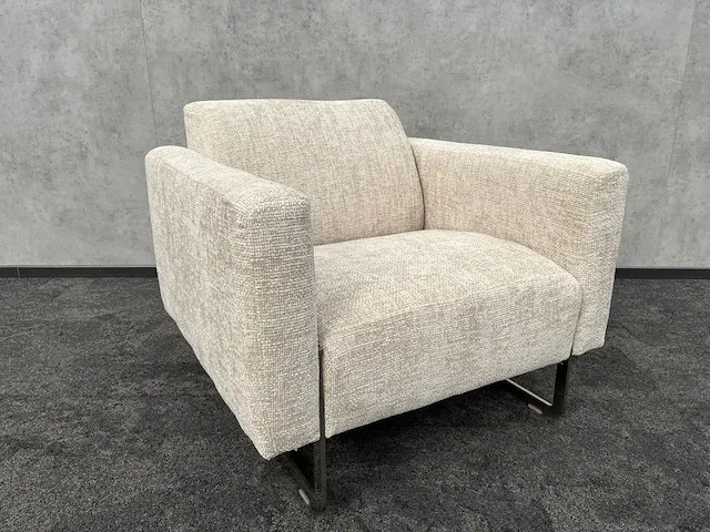 Artifort mare - fauteuil - nieuwe stoffering - afbeelding 1 van  14