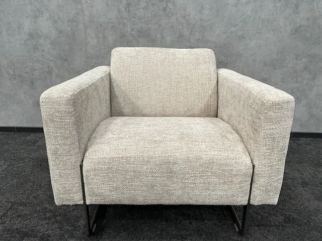 Artifort mare - fauteuil - nieuwe stoffering - afbeelding 11 van  14