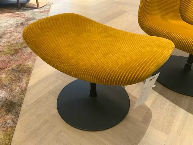 Artifort tulip poef - afbeelding 1 van  4