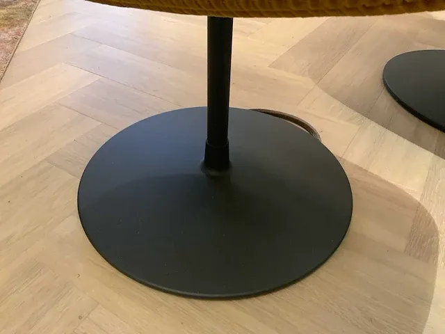 Artifort tulip poef - afbeelding 3 van  4
