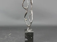 Artihove bronzen sculptuur op marmeren basement - afbeelding 3 van  5