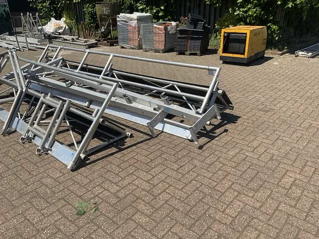 Artilan aluminium gevel/optreksteiger - afbeelding 8 van  15