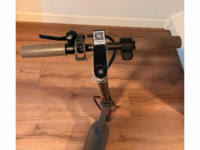 As-str 880 - electrische step met lekvrije banden - afbeelding 2 van  7