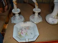 Asbak limoges, 2 kandelaars limoges, vaas limoges, sierei op houten voet, wit vaasje - afbeelding 4 van  9