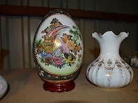 Asbak limoges, 2 kandelaars limoges, vaas limoges, sierei op houten voet, wit vaasje - afbeelding 8 van  9
