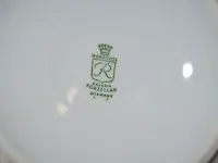 Asbak limoges, 2 kandelaars limoges, vaas limoges, sierei op houten voet, wit vaasje - afbeelding 9 van  9