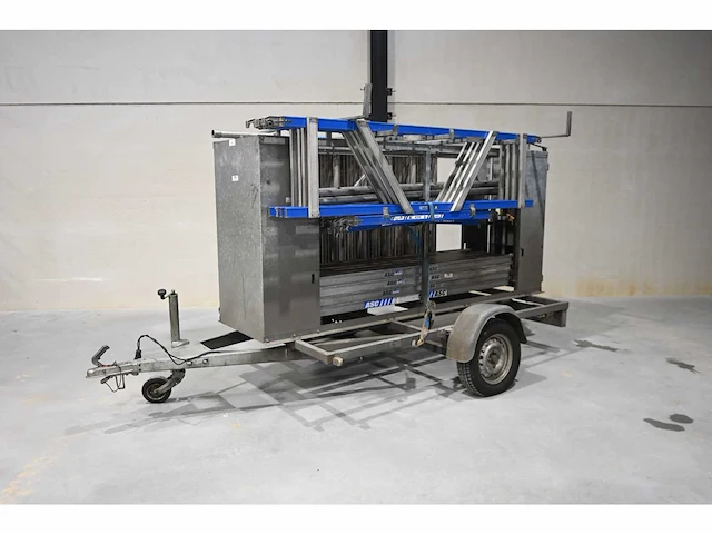 Asc 10.2 meter rolsteiger met beveiligde aanhanger - afbeelding 1 van  9