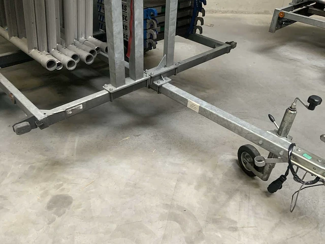 Asc rolsteiger met aanhangwagen - afbeelding 3 van  14