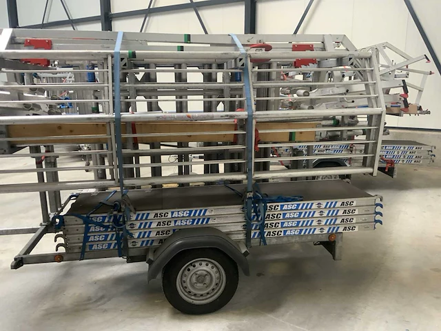 Asc rolsteiger met aanhangwagen - afbeelding 10 van  14
