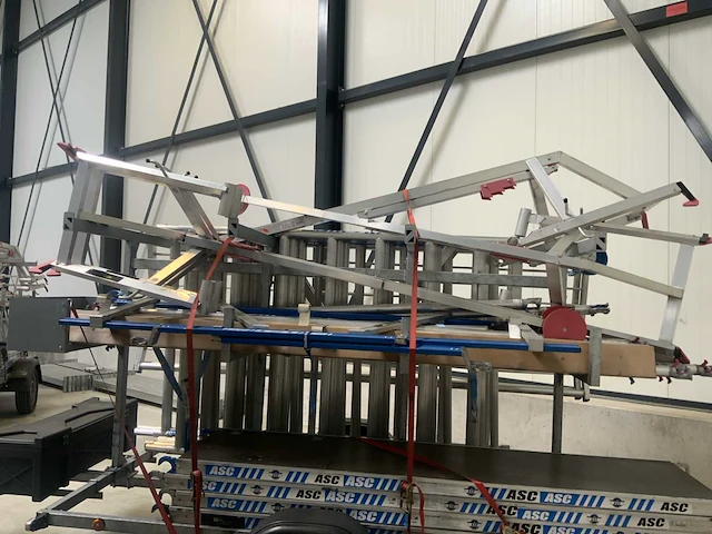 Asc rolsteiger met aanhangwagen - afbeelding 11 van  15