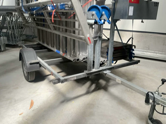 Asc rolsteiger met aanhangwagen - afbeelding 4 van  14