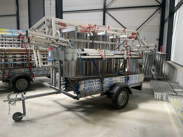 Asc rolsteiger met aanhangwagen - afbeelding 1 van  14