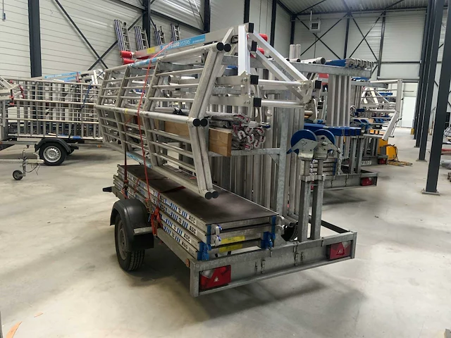 Asc rolsteiger met aanhangwagen - afbeelding 12 van  15