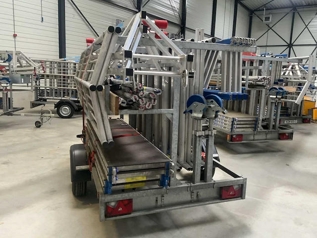 Asc rolsteiger met aanhangwagen - afbeelding 13 van  15