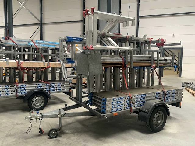 Asc rolsteiger met aanhangwagen - afbeelding 1 van  15