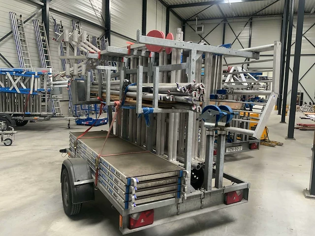 Asc rolsteiger met aanhangwagen - afbeelding 11 van  15