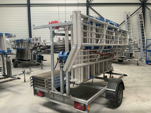 Asc rolsteiger met aanhangwagen - afbeelding 13 van  15