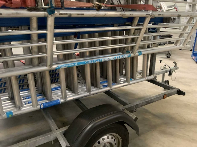 Asc rolsteiger met aanhangwagen - afbeelding 3 van  17