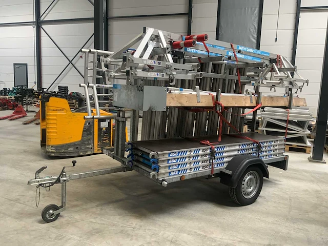 Asc rolsteiger met aanhangwagen - afbeelding 1 van  17