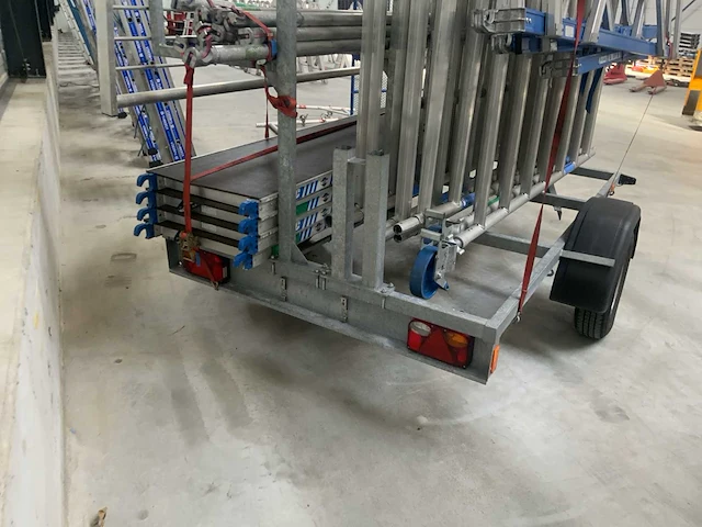 Asc rolsteiger met aanhangwagen - afbeelding 7 van  10